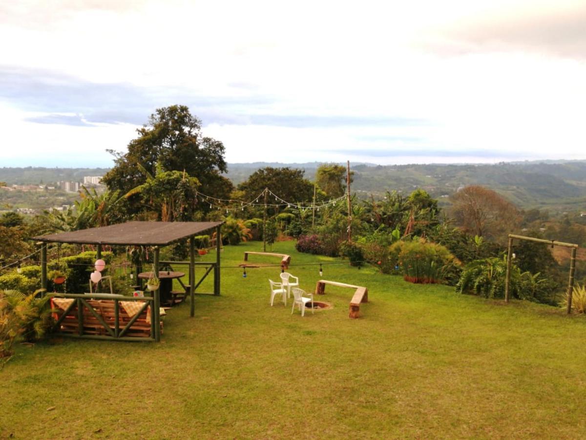 Finca Turistica Santa Clara Vandrarhem Calarcá Exteriör bild