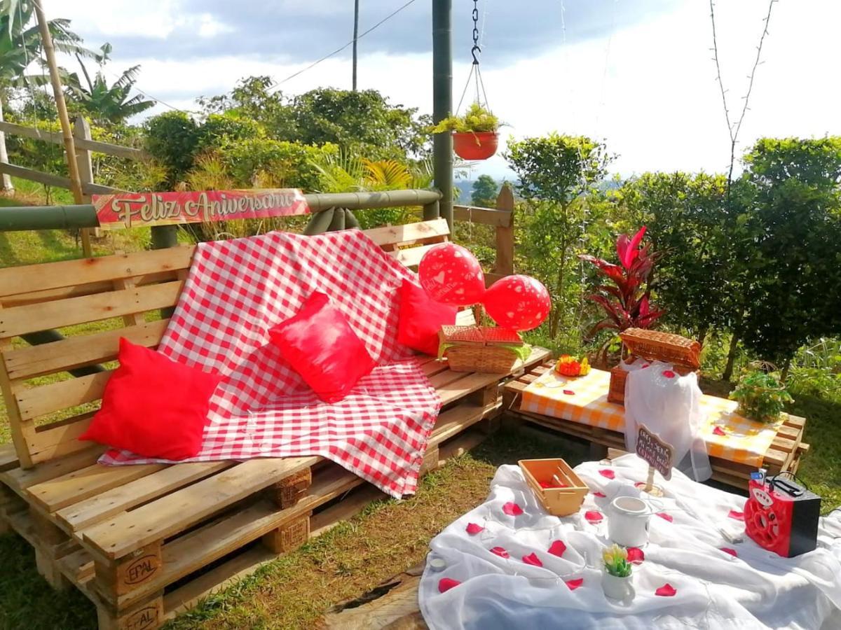 Finca Turistica Santa Clara Vandrarhem Calarcá Exteriör bild