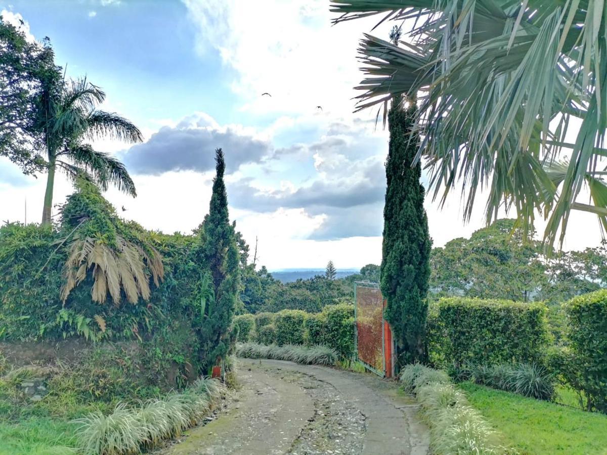 Finca Turistica Santa Clara Vandrarhem Calarcá Exteriör bild