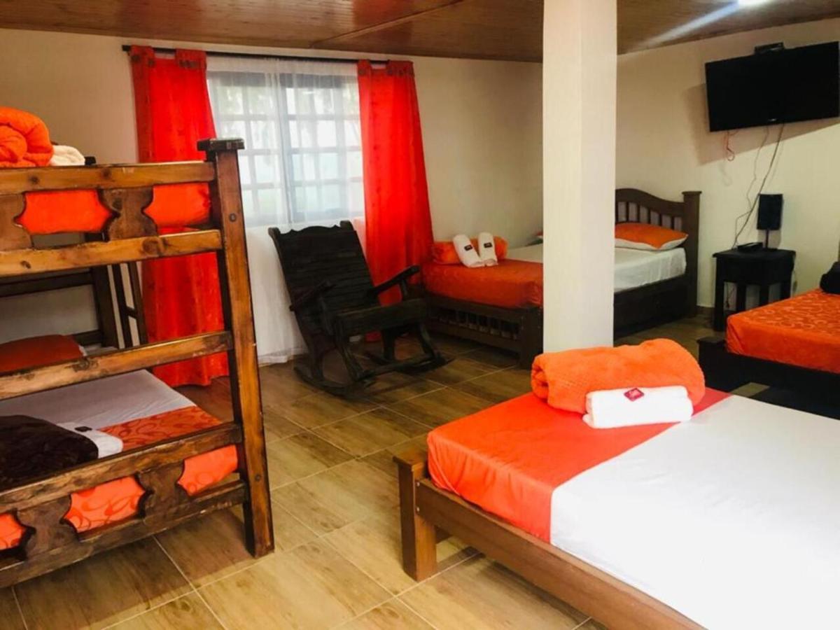 Finca Turistica Santa Clara Vandrarhem Calarcá Exteriör bild
