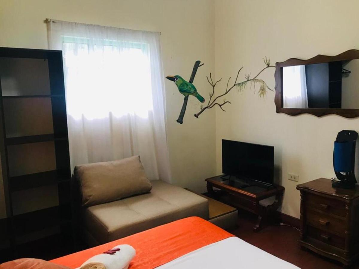 Finca Turistica Santa Clara Vandrarhem Calarcá Exteriör bild