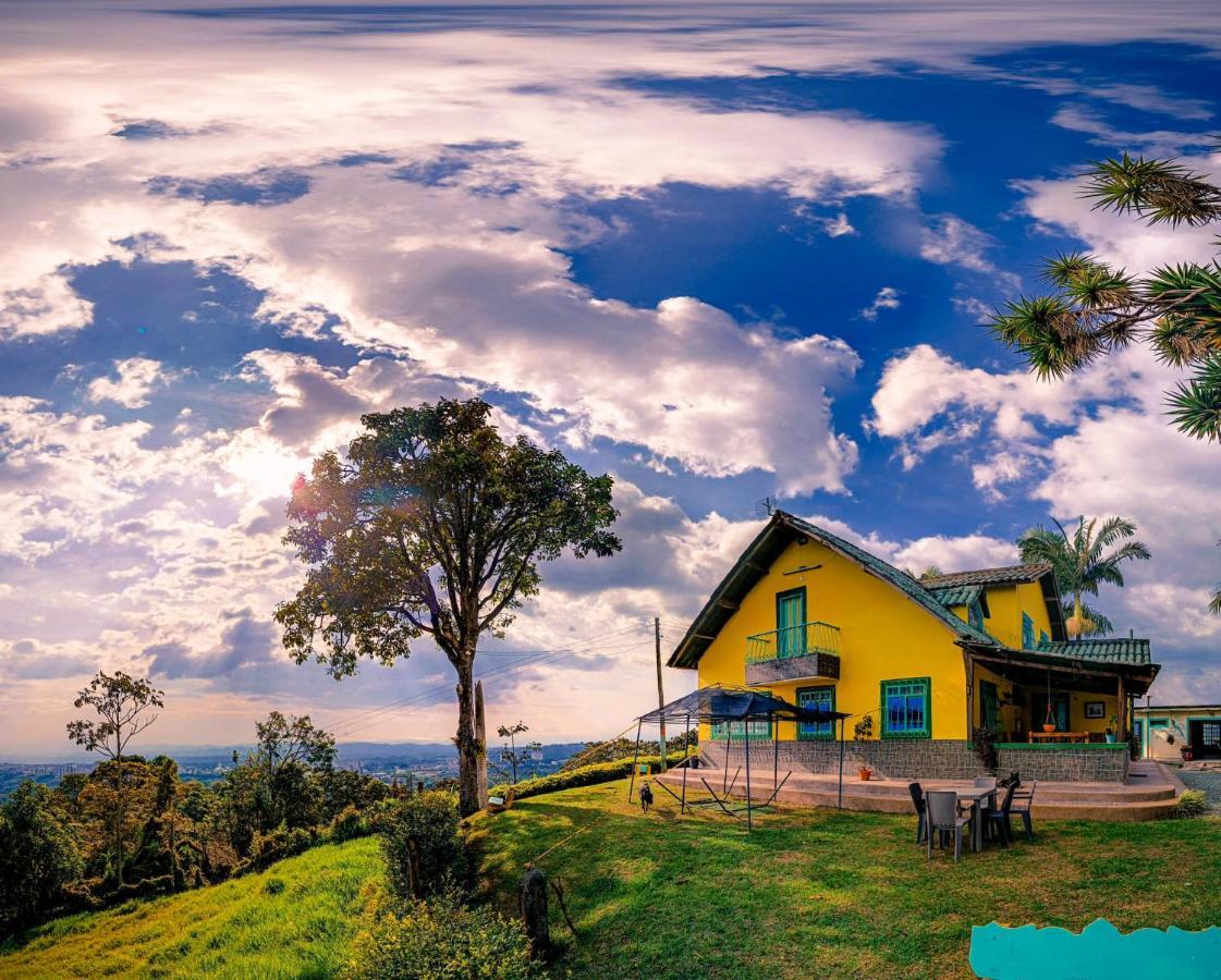 Finca Turistica Santa Clara Vandrarhem Calarcá Exteriör bild