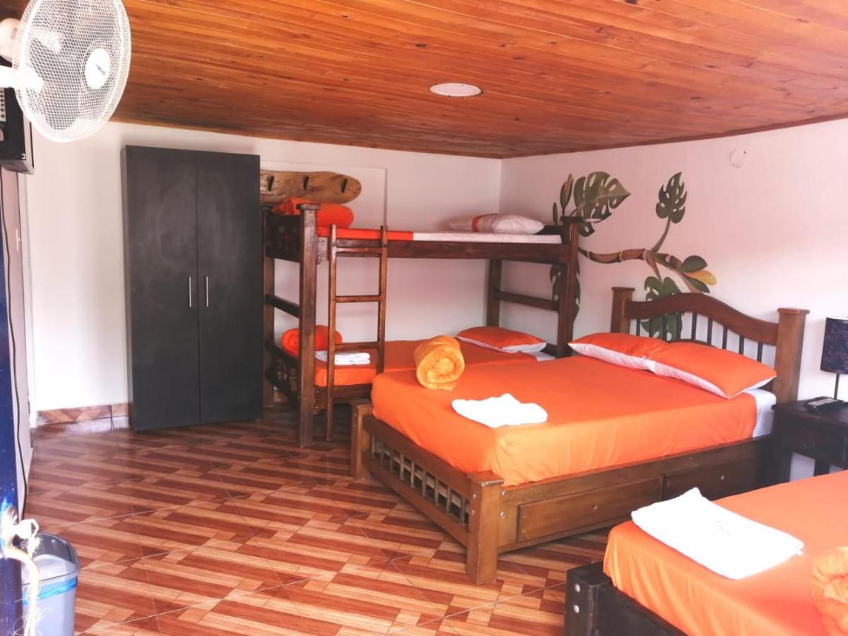 Finca Turistica Santa Clara Vandrarhem Calarcá Exteriör bild